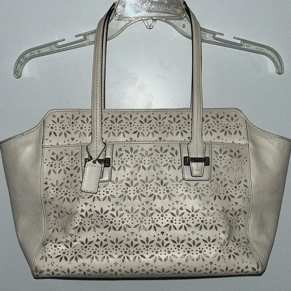Coach All Leather Taylor Eyelet Shoulder Carryall Handbag tote purse F27391 wht - Picture 1 of 10